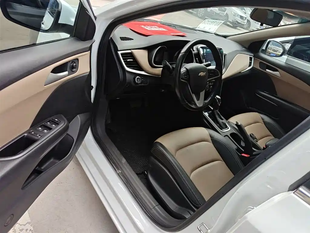 CHEVROLET CRUZE