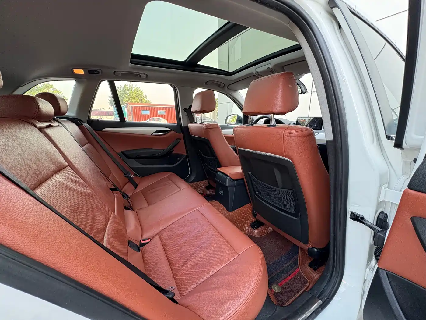 BMW X1 2014 sDrive18i Fashion Edition фото 12