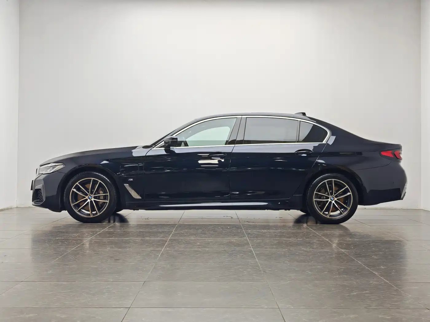 BMW 5 SERIES NEW ENERGY