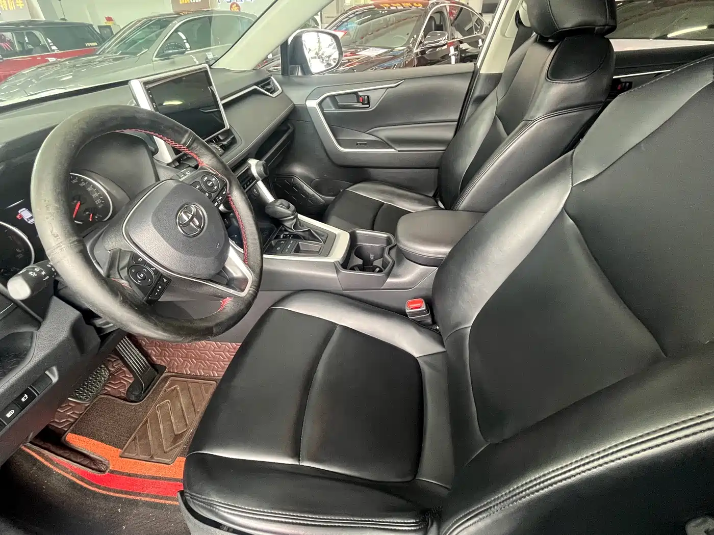Toyota RAV4 Rongfang 2022 2.0L CVT 2WD Urban Edition фото 9