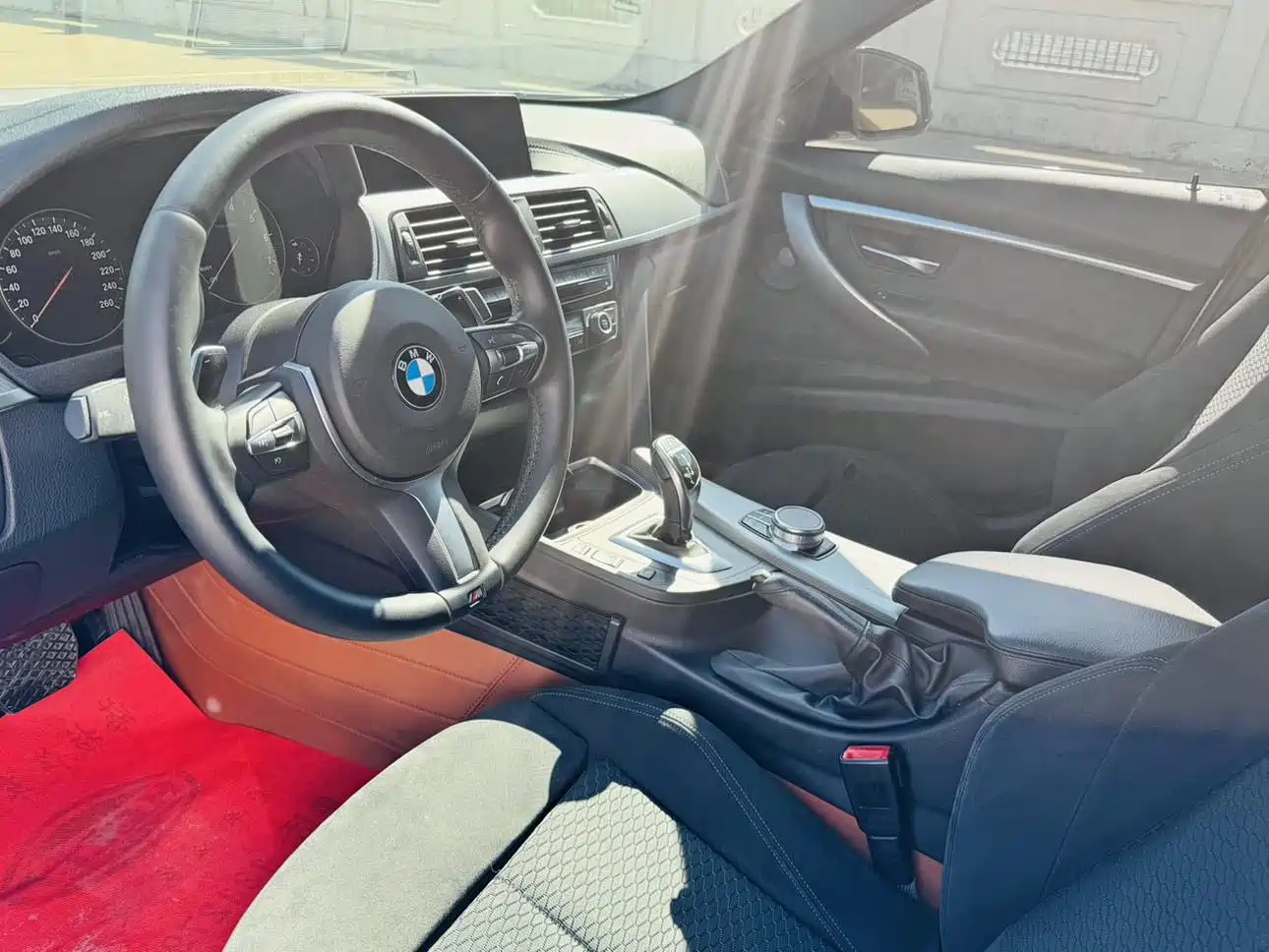 BMW 3 Series 2018 320i M Sport Black Night Edition фото 6
