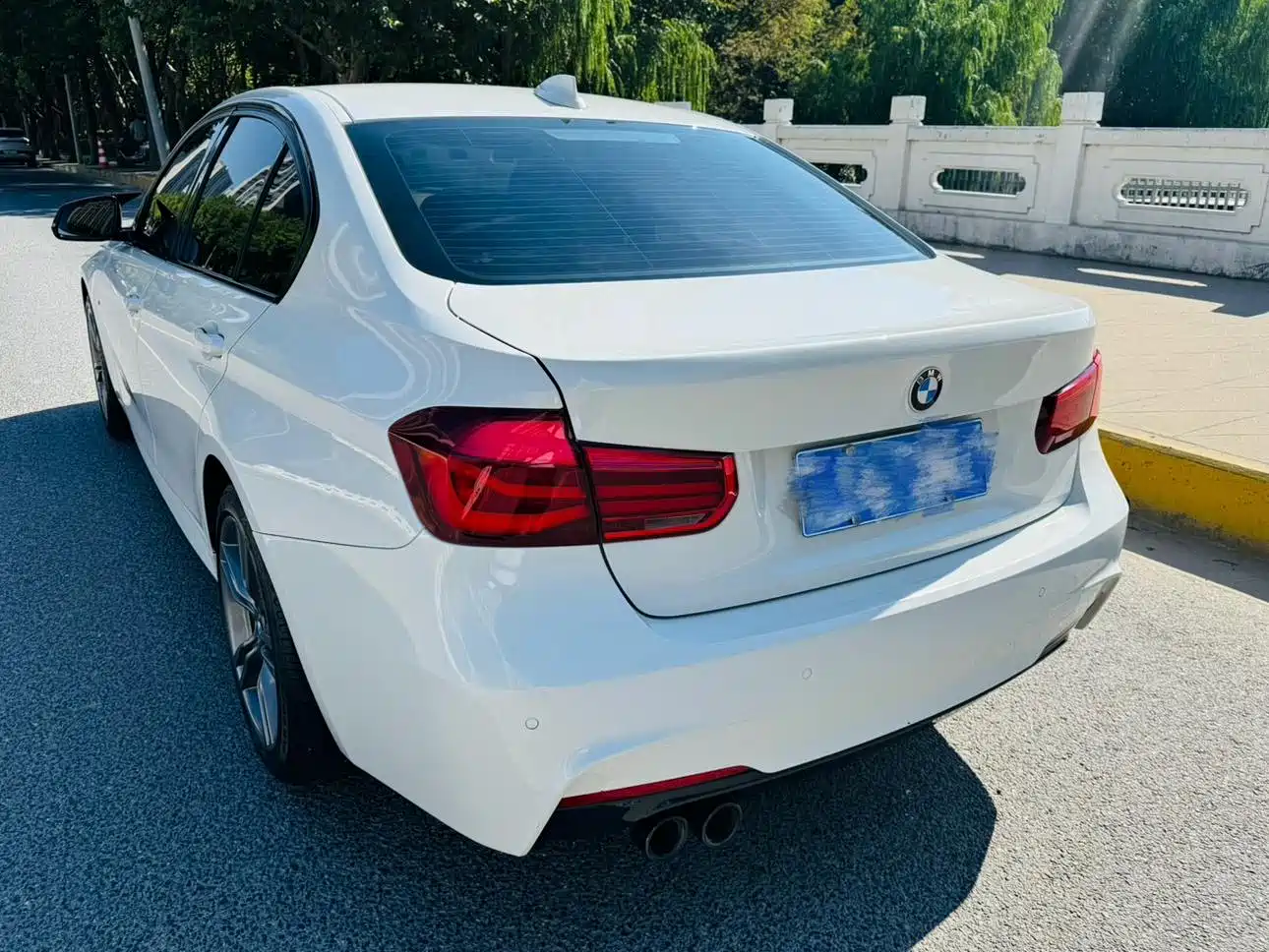 BMW 3 Series 2018 320i M Sport Black Night Edition фото 10