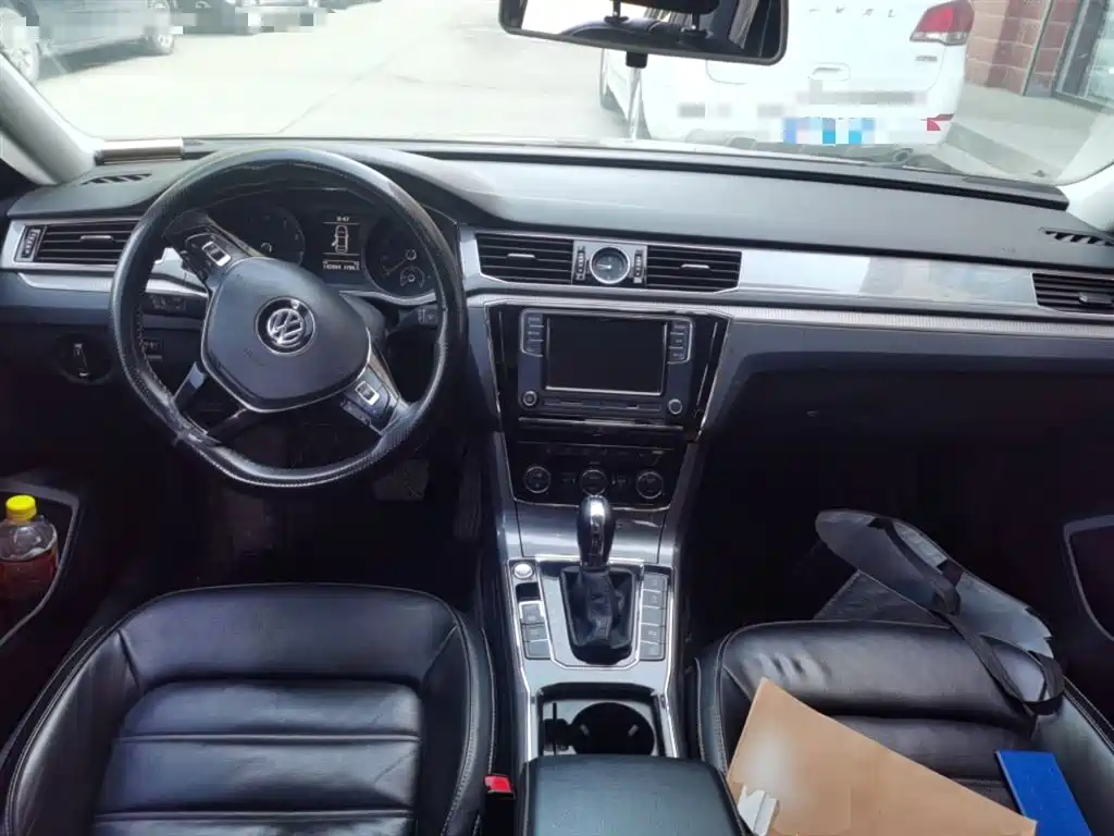 Volkswagen Passat 2017 280TSI DSG Prestige фото 10