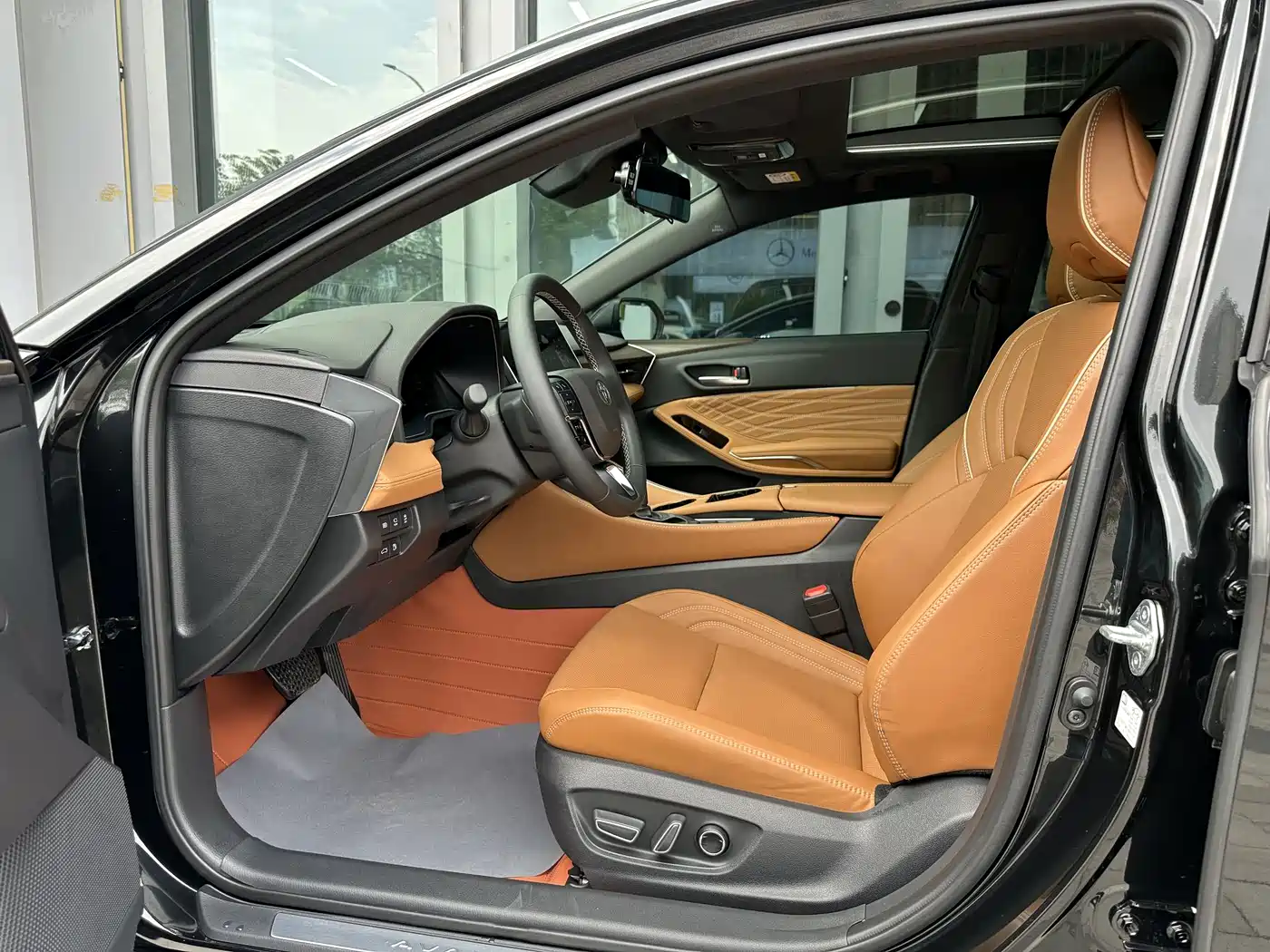 Toyota Avalon 2024 Model Hybrid 2.0L Prestige Edition фото 9