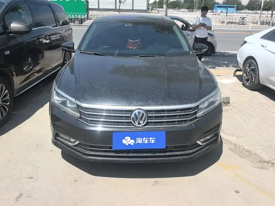 Volkswagen Passat 2017 330TSI DSG Prestige фото 2