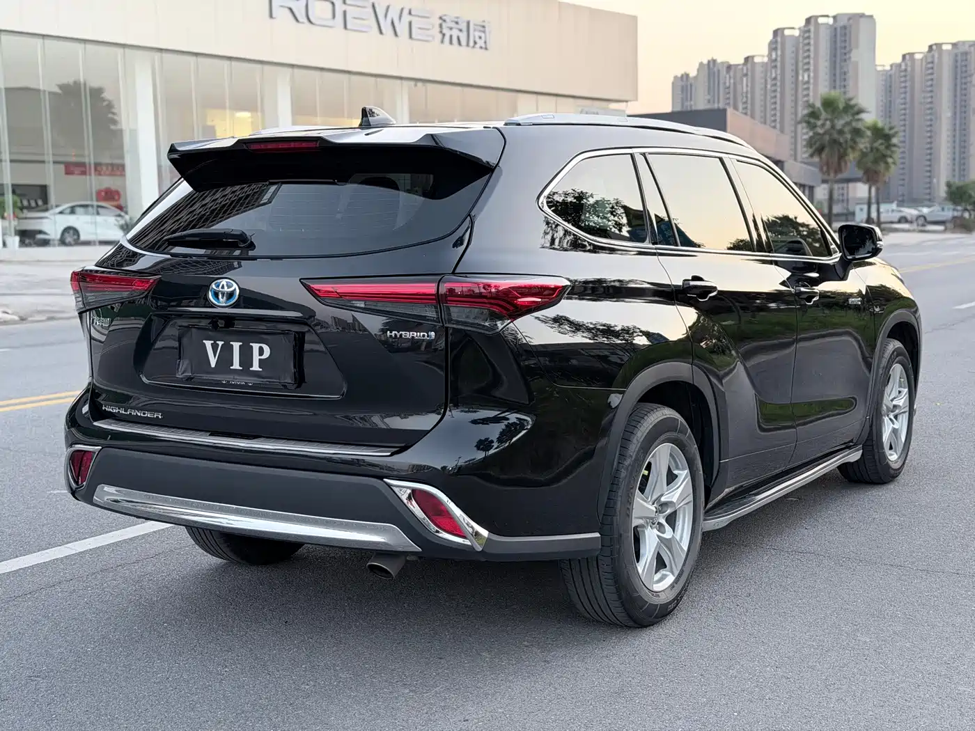 Photo 5 - Toyota Highlander