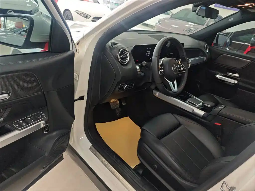 Mercedes-Benz GLB 2021 GLB 200 Dynamic фото 12