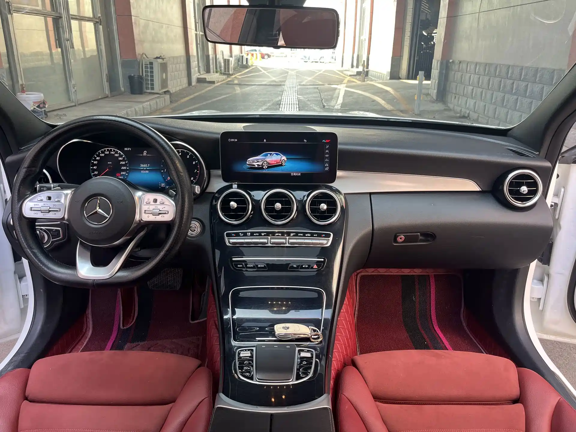صورة 7 - Mercedes-Benz C-Class
