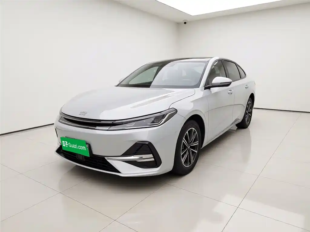 Geely Galaxy Galaxy A7 2025 EM-i 70km Luxury Edition