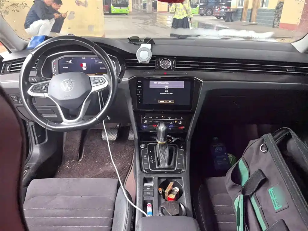 Volkswagen Magotan 2020 330TSI DSG Luxury фото 5