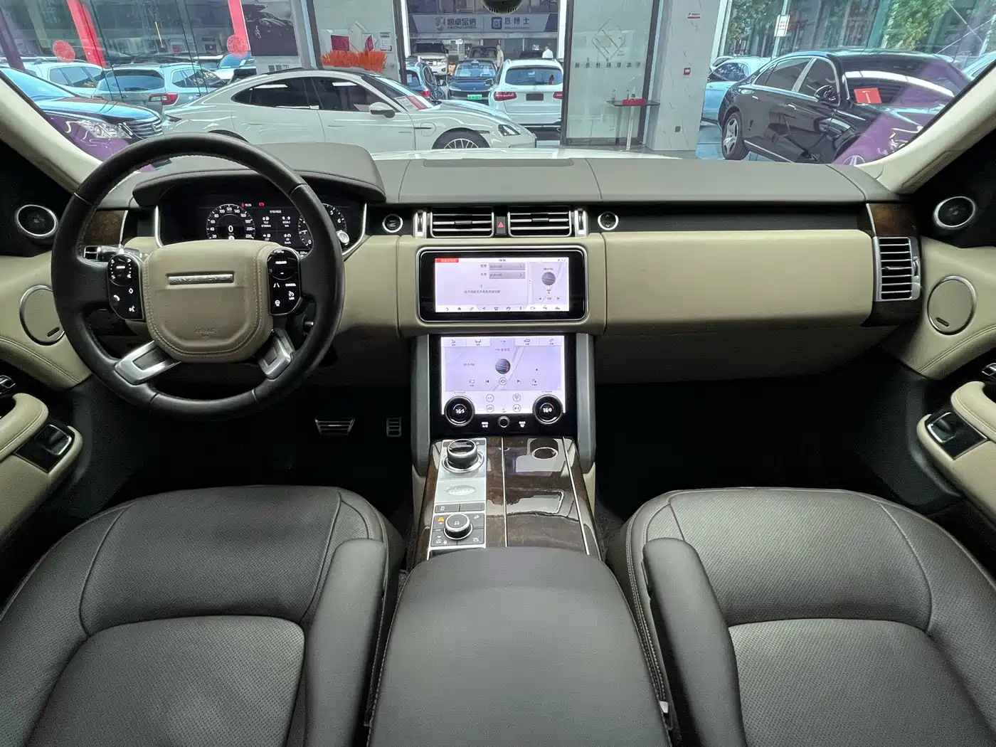 Фото 23 - Land Rover Range Rover