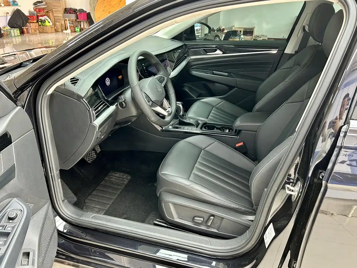 Volkswagen Passat 2022 280TSI Elite Edition фото 8