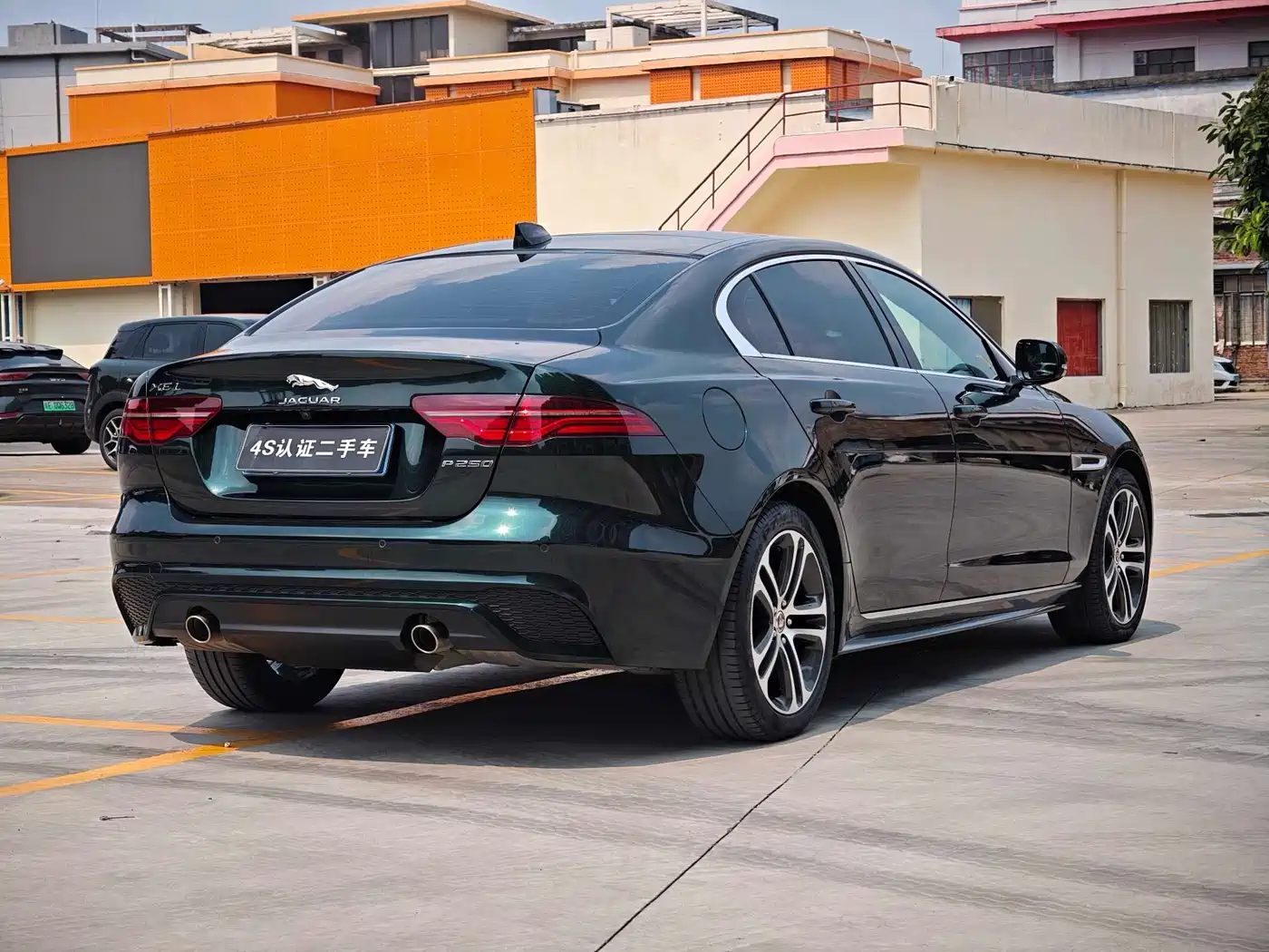 Jaguar XEL 2024 Model 2.0T 250PS R-DYNAMIC S Progressive Sport Edition фото 4