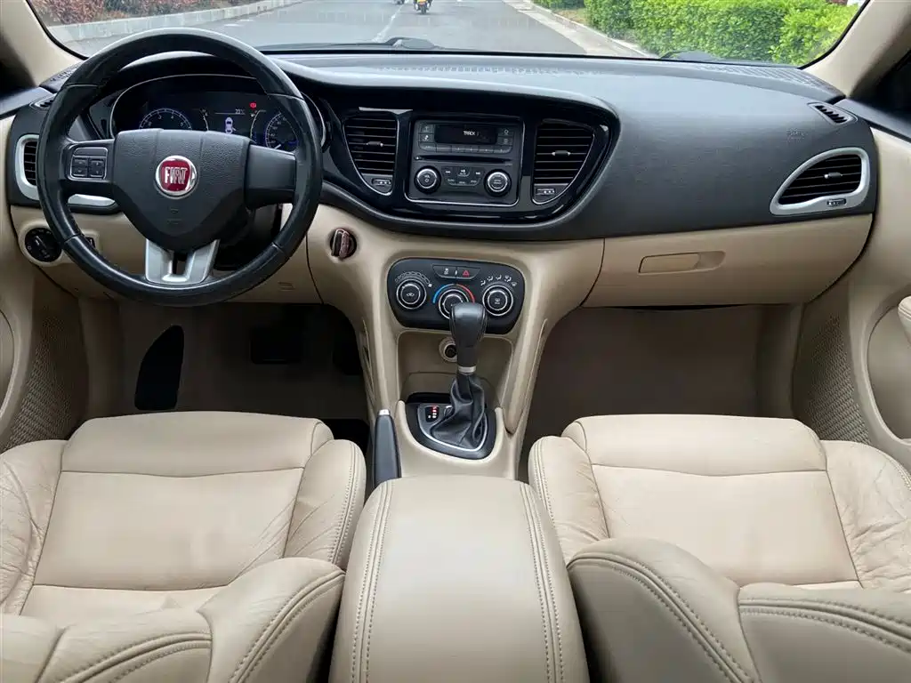 Fiat Viaggio 2014 2012 1.4T Auto Power Edition