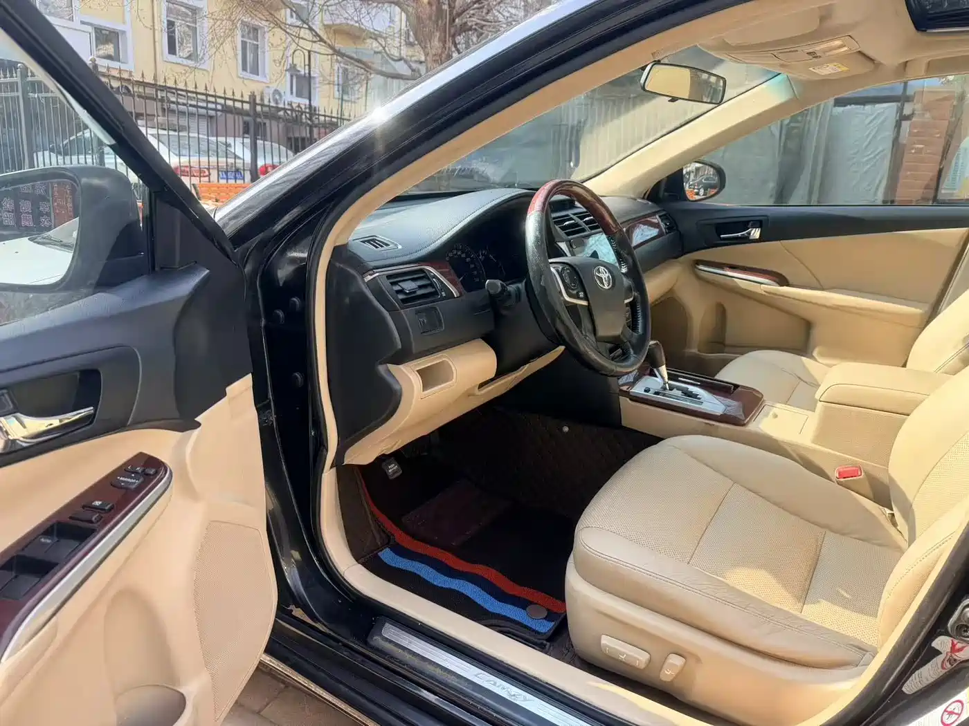 Toyota Camry 2013 200G Classic Luxury Edition фото 7
