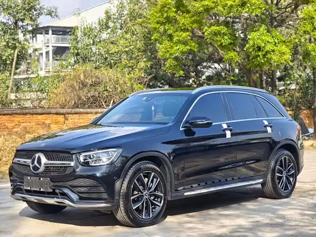 MERCEDES-BENZ GLC