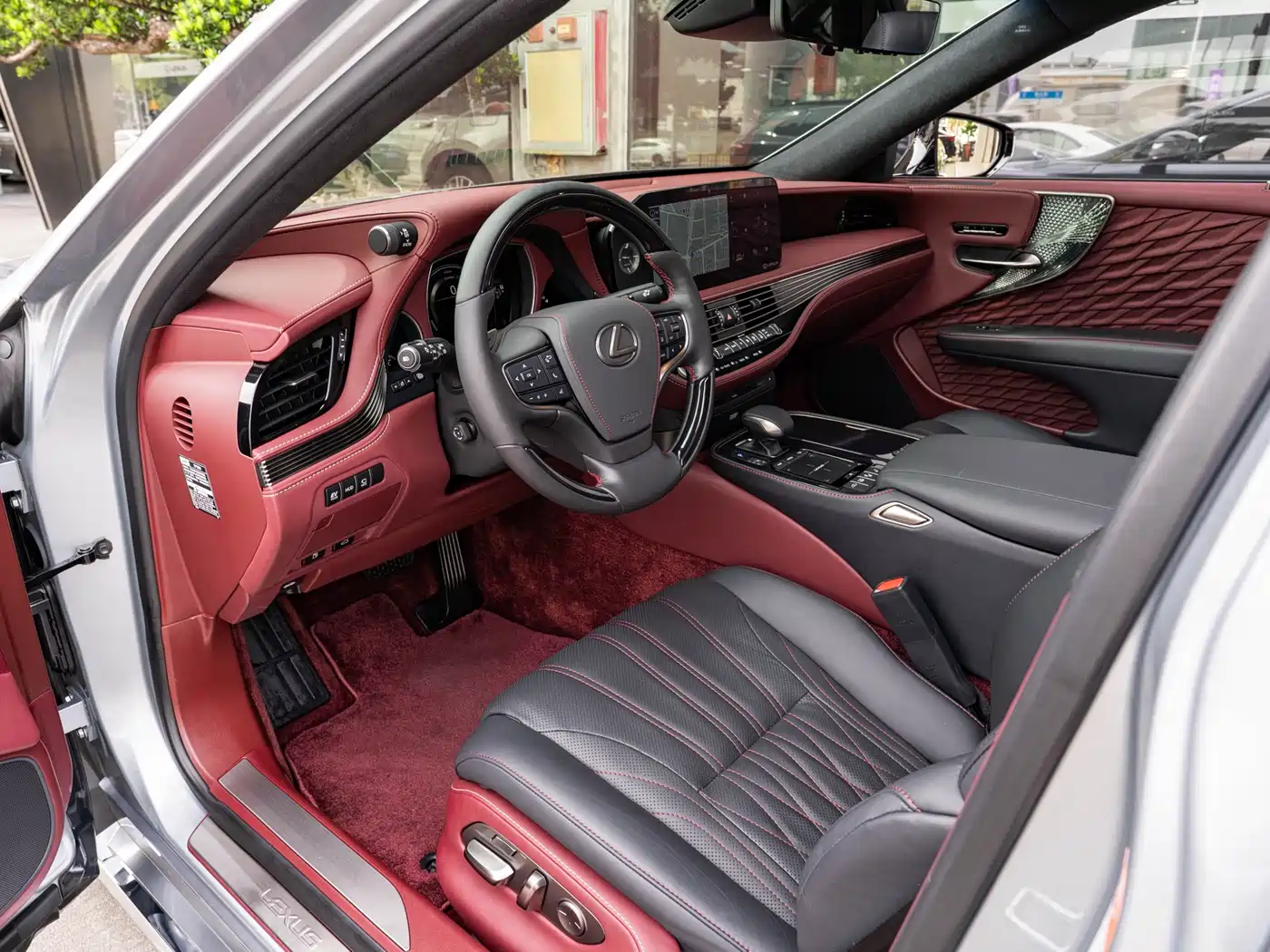 Lexus LS 2021 500h Executive Edition фото 9