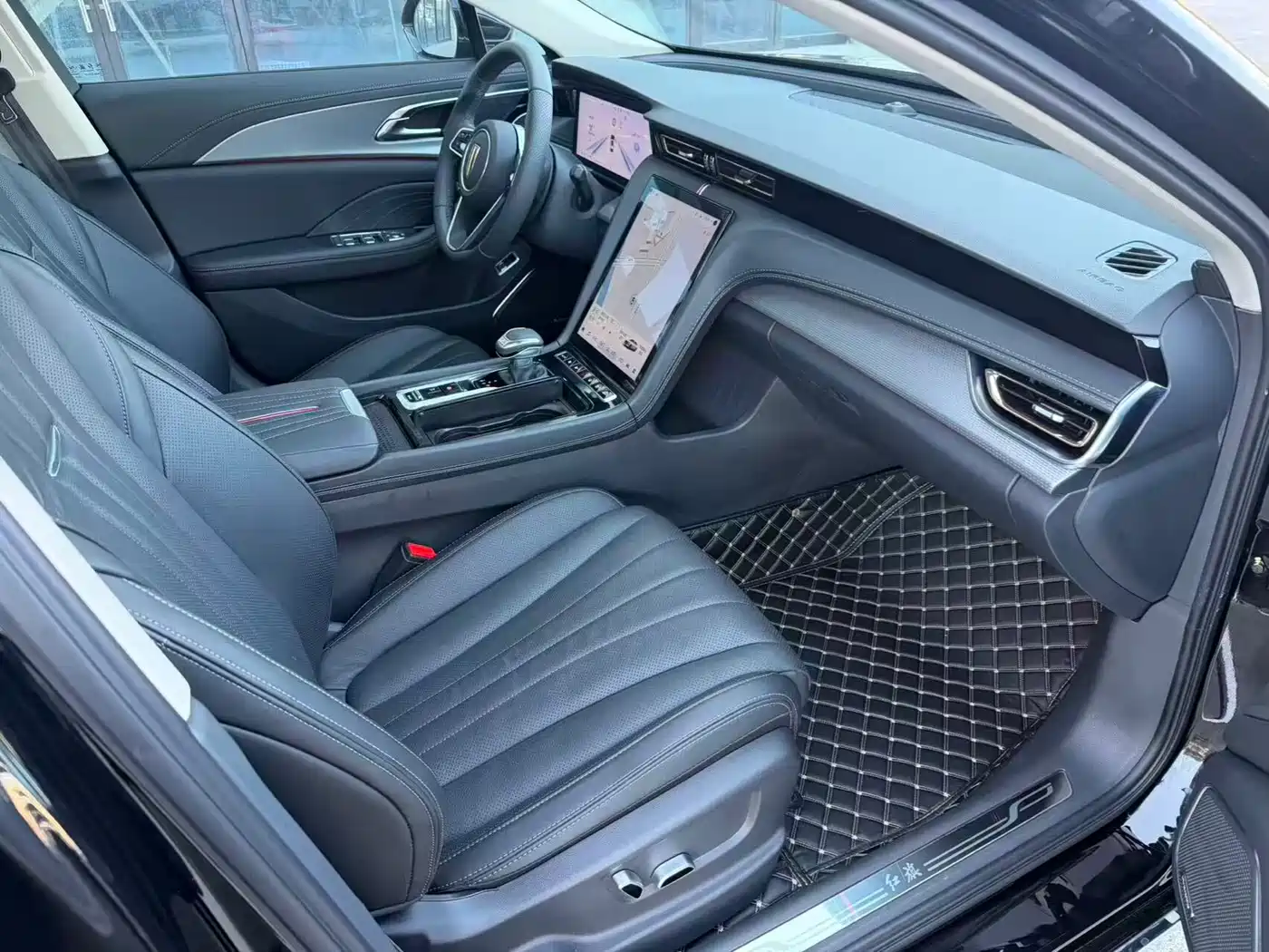 Hongqi H5 2023 2.0T Auto Smart Connect Flag Comfort фото 17