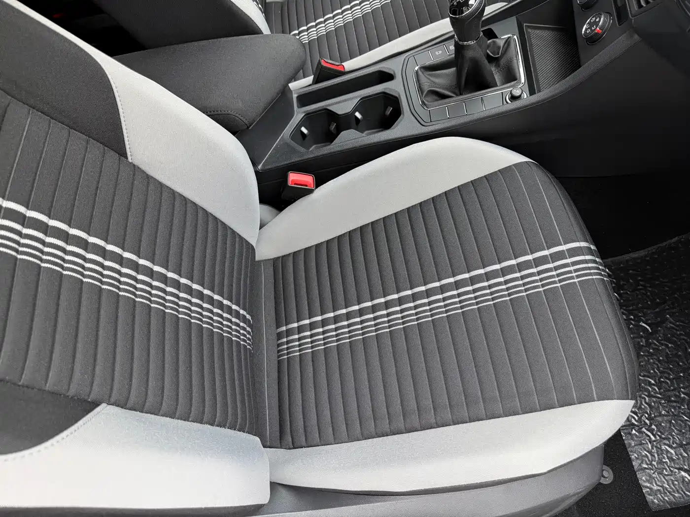 Volkswagen Bora 2023 200TSI Manual Comfort Edition фото 13