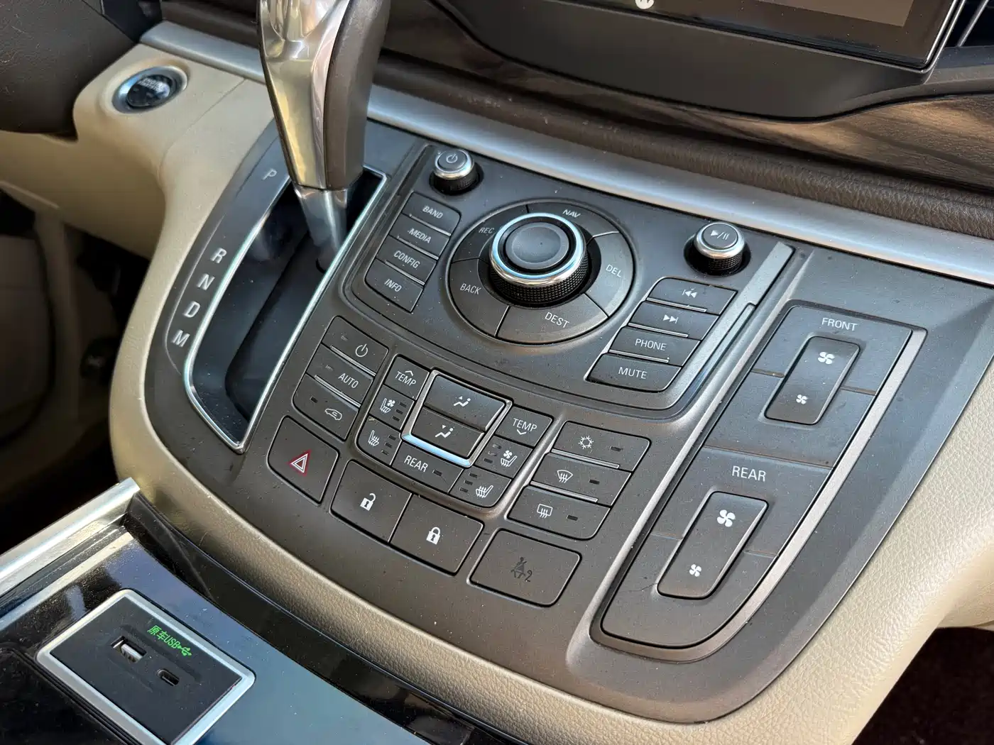 Buick GL8 2013 3.0L XT Luxury Business Flagship Edition фото 16
