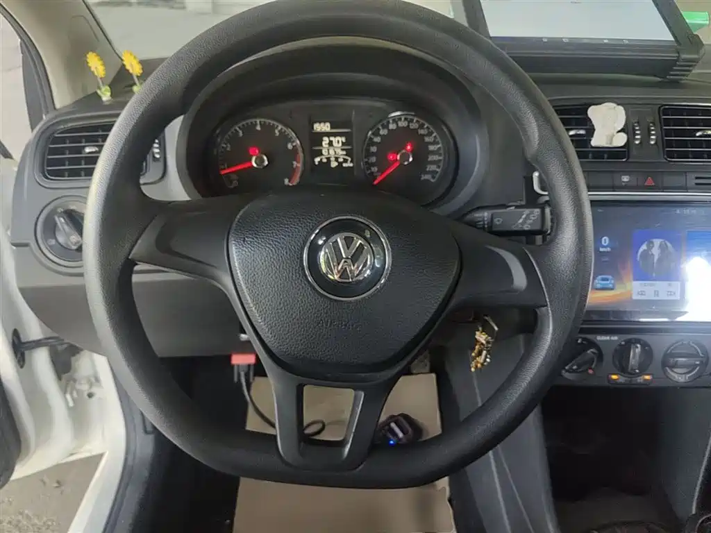 Volkswagen Polo 2016 1.4L Manual Trend фото 11