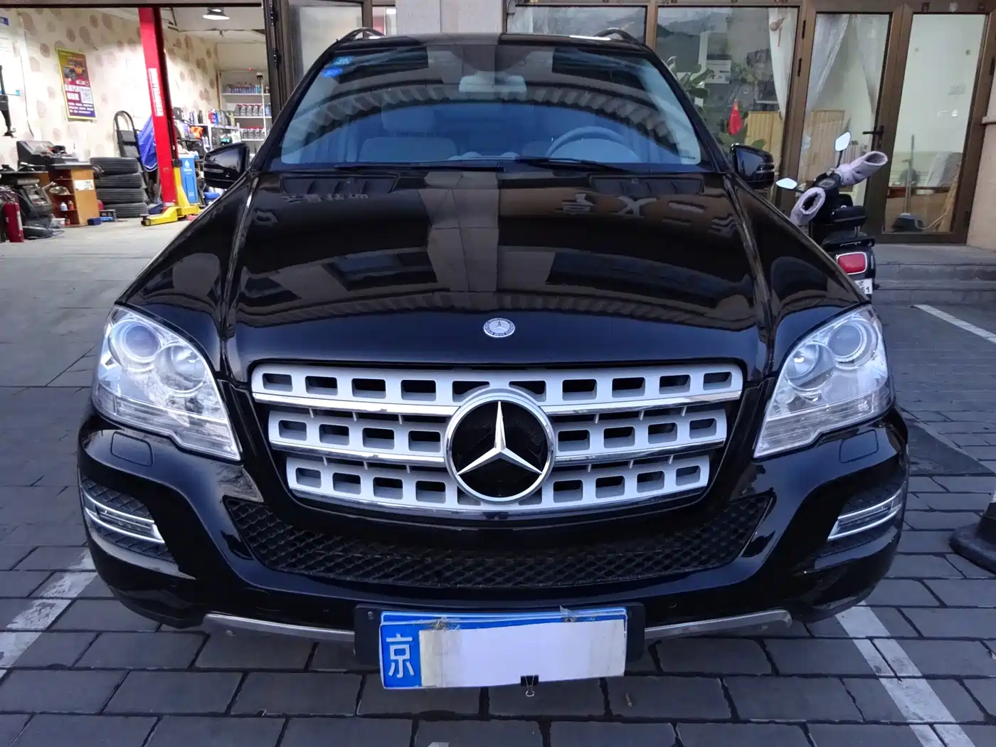 Mercedes-Benz M-Class 2010 ML 300 4MATIC фото 2