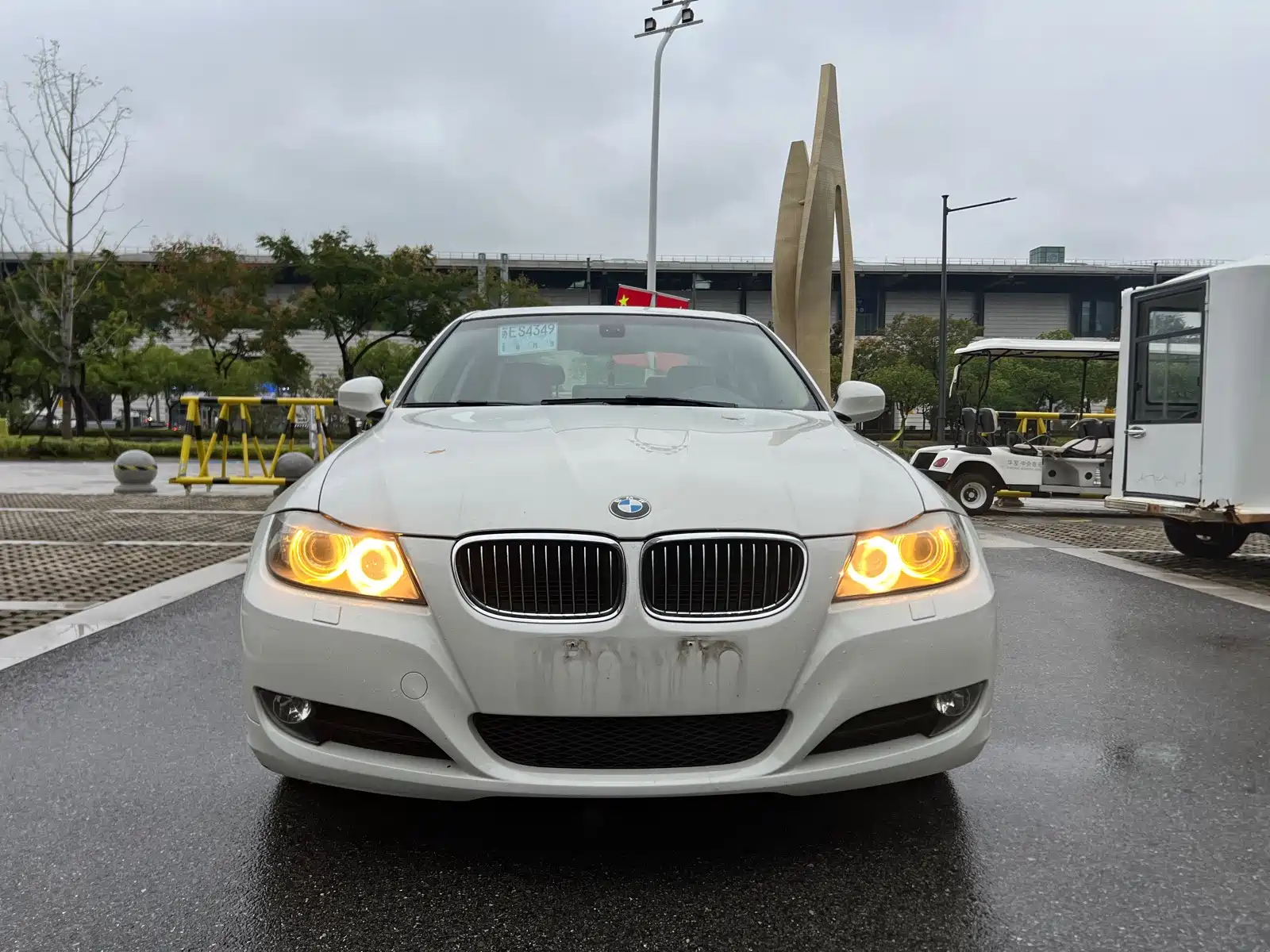 Photo 2 - BMW 3 Series