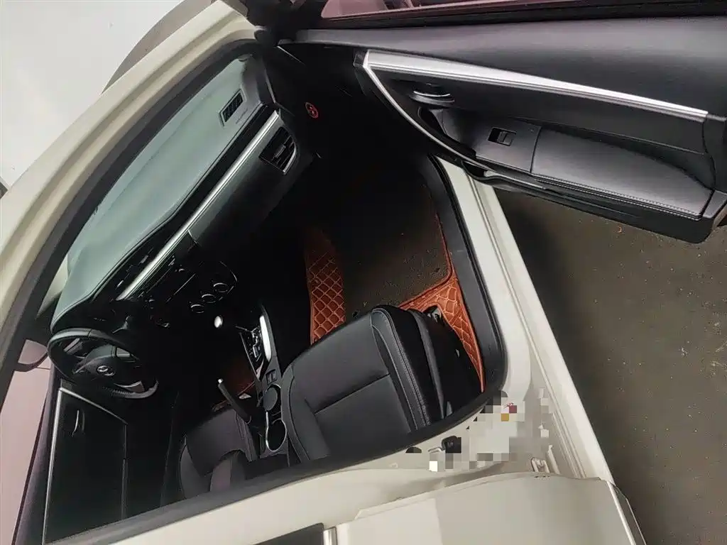 Toyota Corolla 2017 Model 1.2T CVT GL-i Leather Edition фото 21