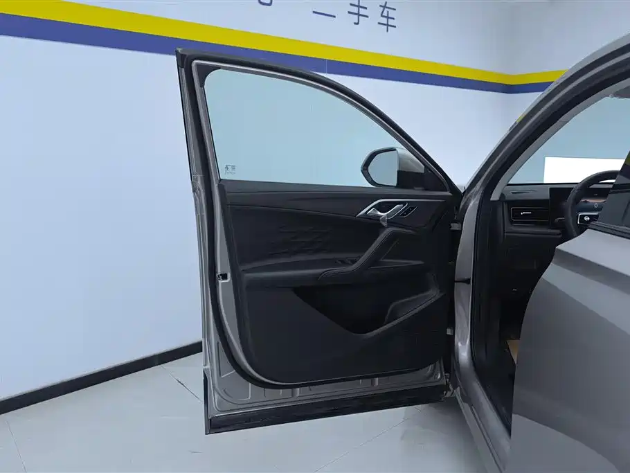 ROEWE RX5 NEW ENERGY