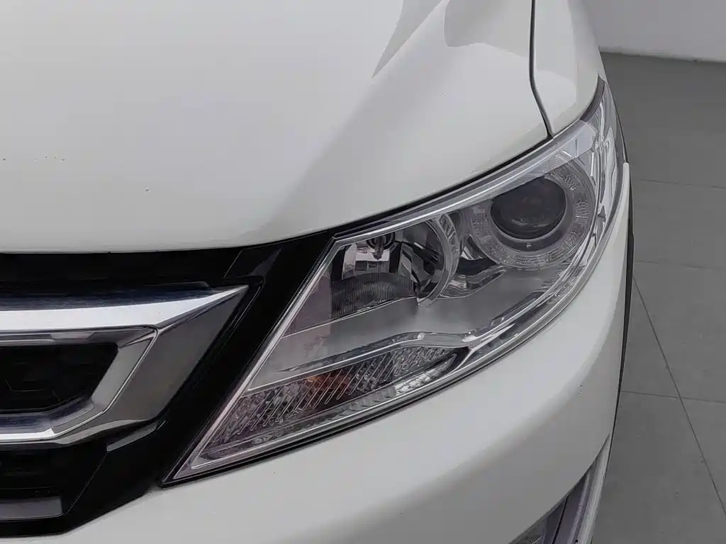 Dongfeng Aeolus Dongfeng Fengshen AX3 2017 2016 1.5L Manual Trendy Cool Edition