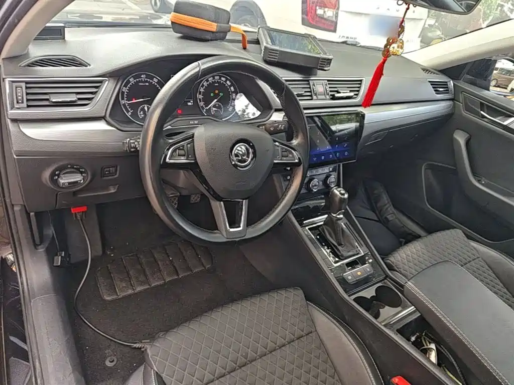 Škoda Superb 2016 TSI280 DSG Pioneer Edition фото 10