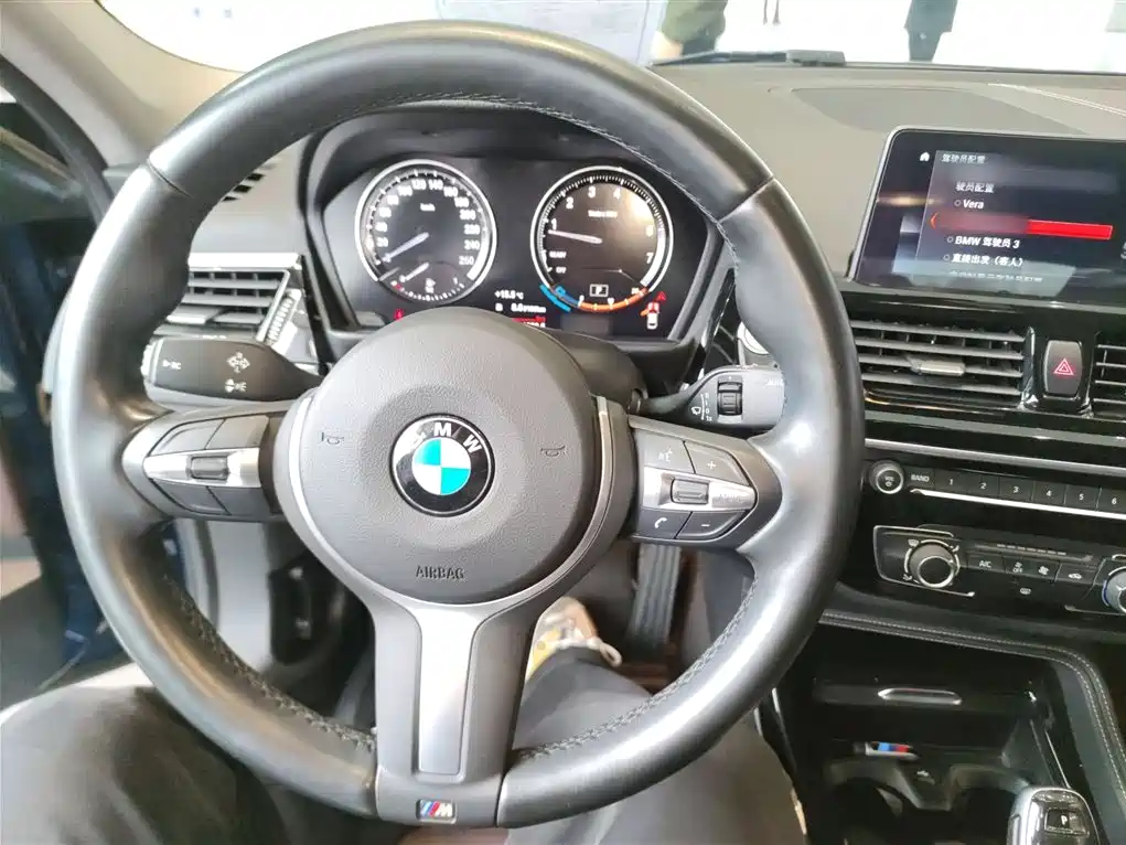 BMW 1 Series 2021 125i M Sport Black Night Edition фото 10