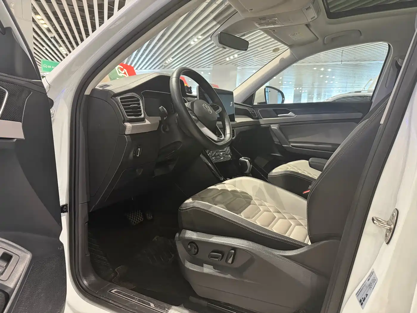Volkswagen Tayron 2023 300TSI 2WD Luxury Plus Advanced Edition фото 7