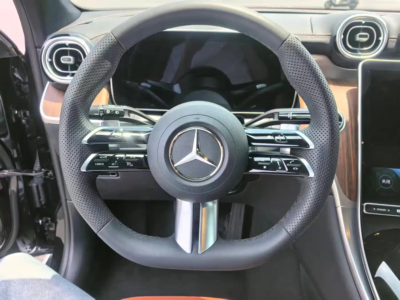 Mercedes-Benz GLC 2025 GLC 300 L 4MATIC Dynamic 5-seater фото 6