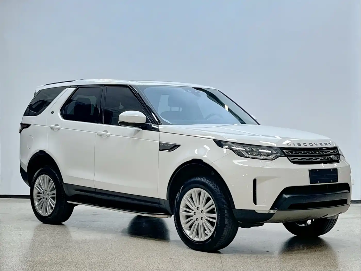 Land Rover Discovery 2017 3.0 SC V6 SE фото 3