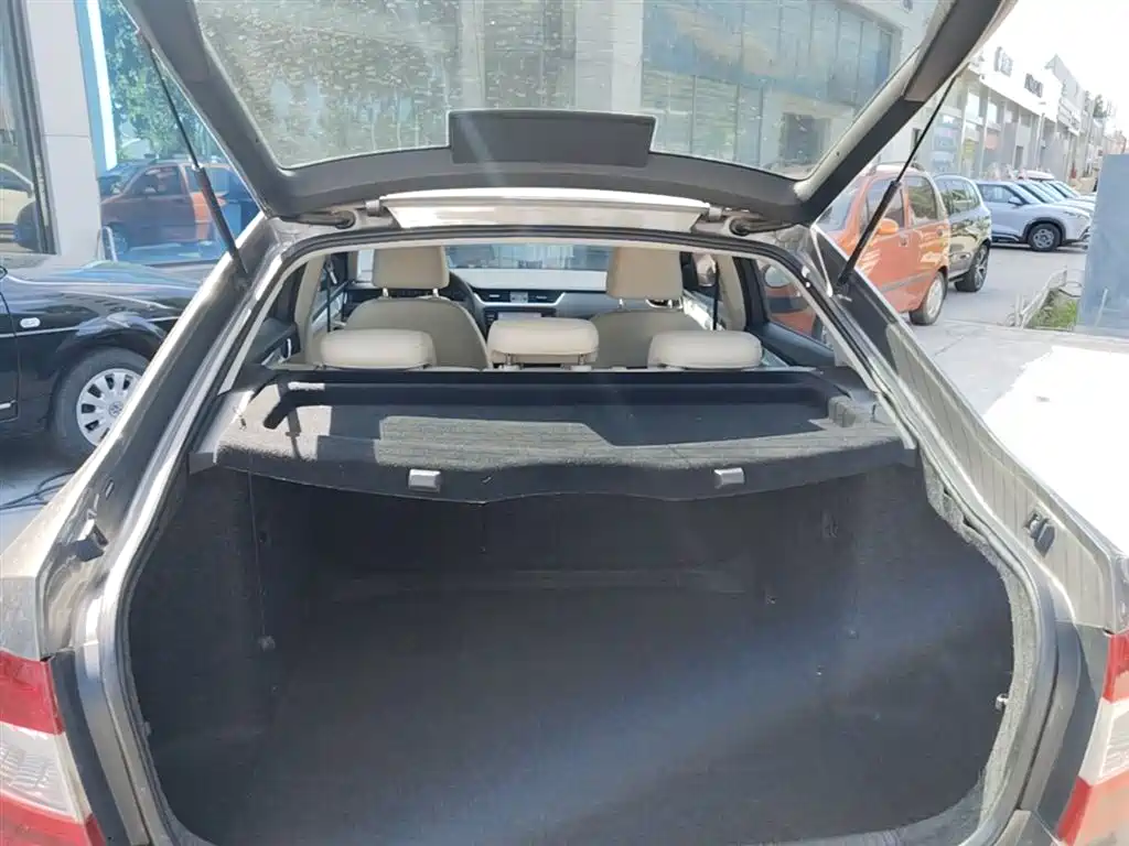 Škoda Octavia 2015 1.6L Automatic逸杰版 фото 19