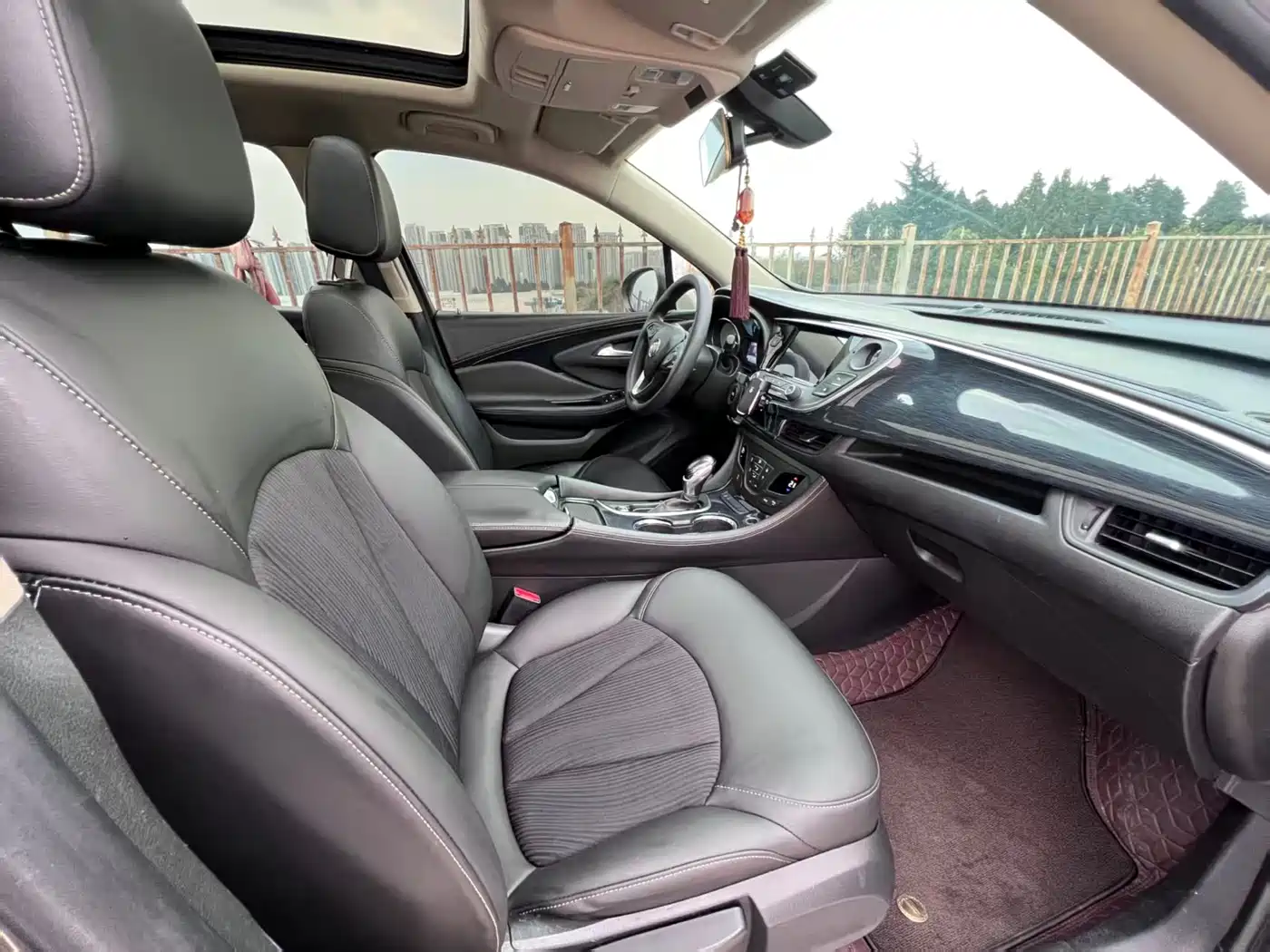 Buick Envision Plus 2017 20T FWD Premium фото 9