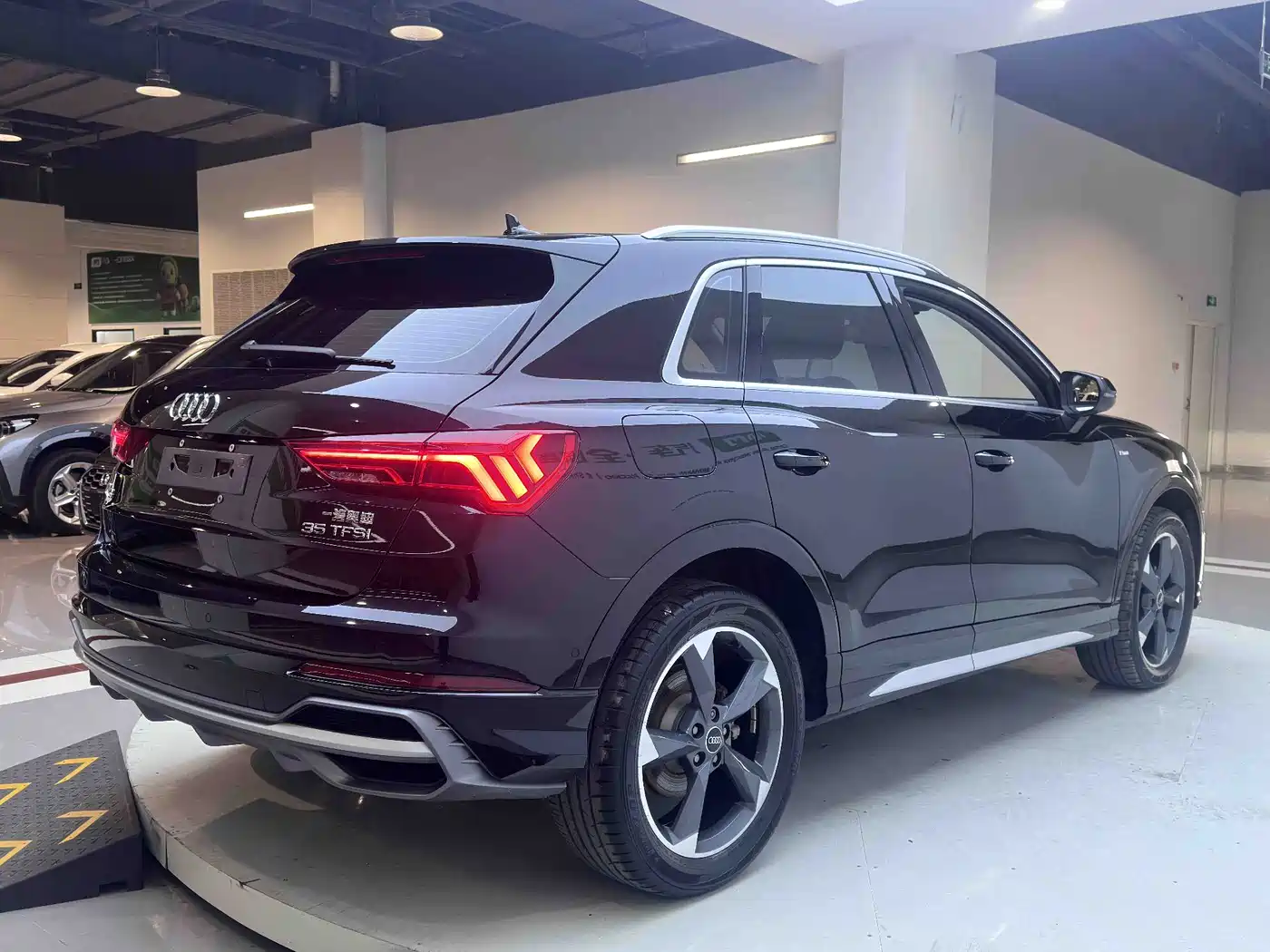 Audi Q3 2022 35 TFSI Fashion Dynamic фото 6