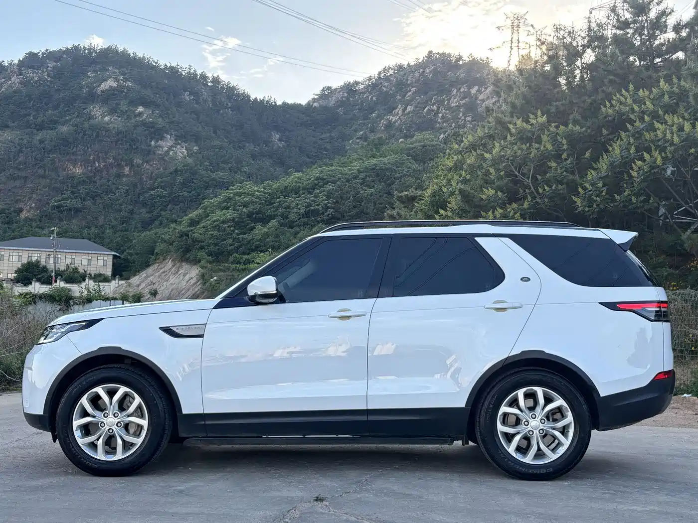 Land Rover Discovery 2019 3.0 SC V6 SE фото 4