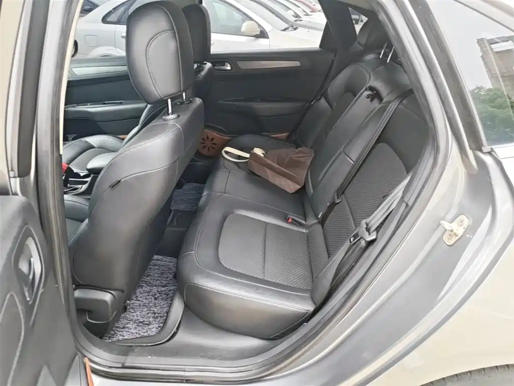 Photo 17 - Citroën C4 C-Quatre