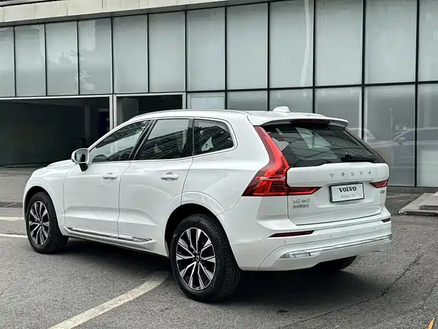 Volvo XC60 2024 B5 AWD Zhiyuan Luxury Edition — фото 2