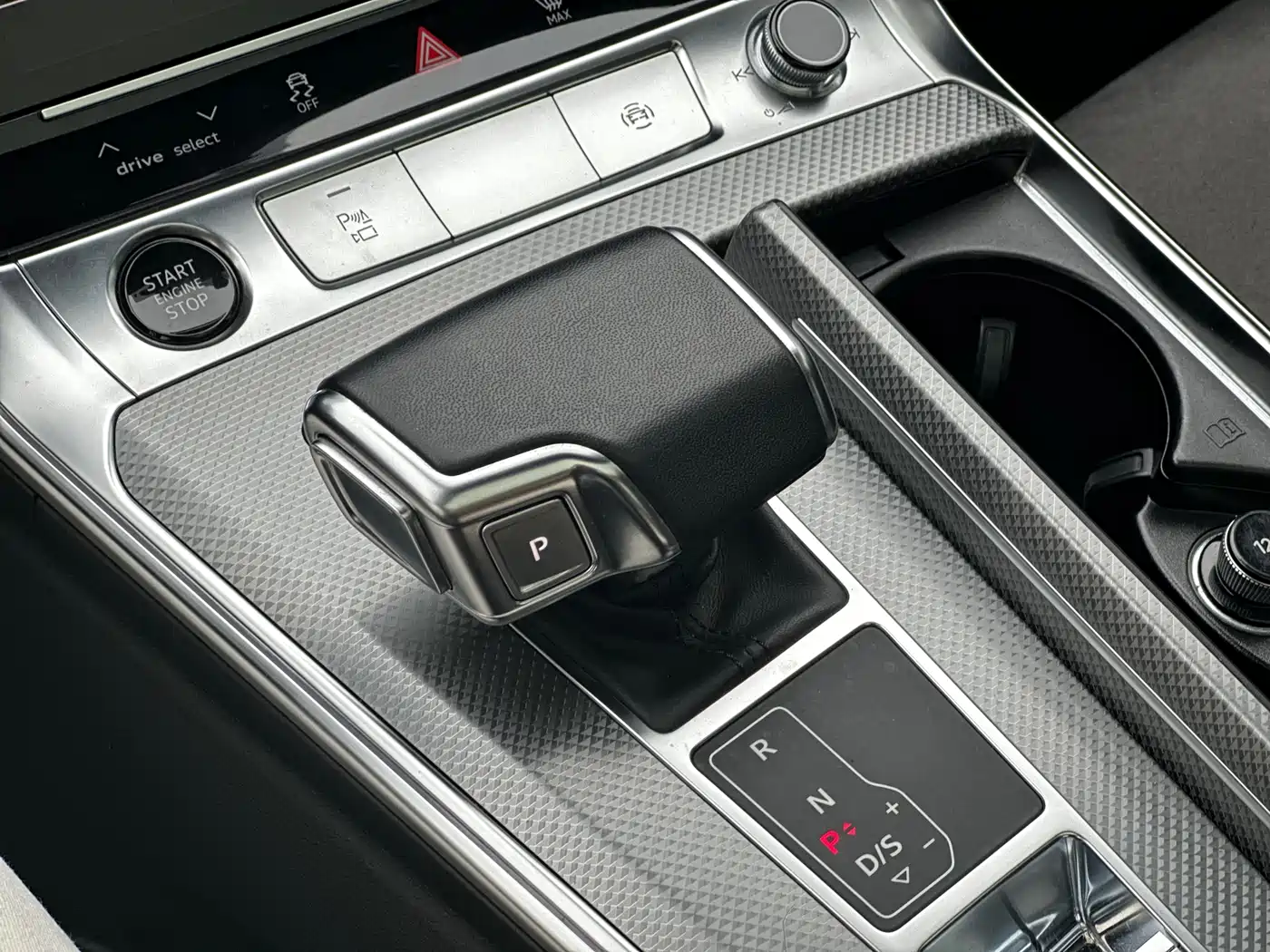 Audi A6L 2023 45 TFSI Premium Selection Dynamic фото 14