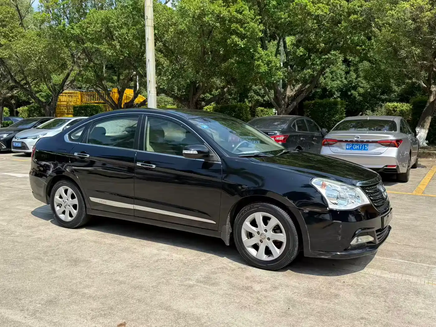 Dongfeng Aeolus Dongfeng Fengshen A60 2014 2014 1.6L Automatic Luxury