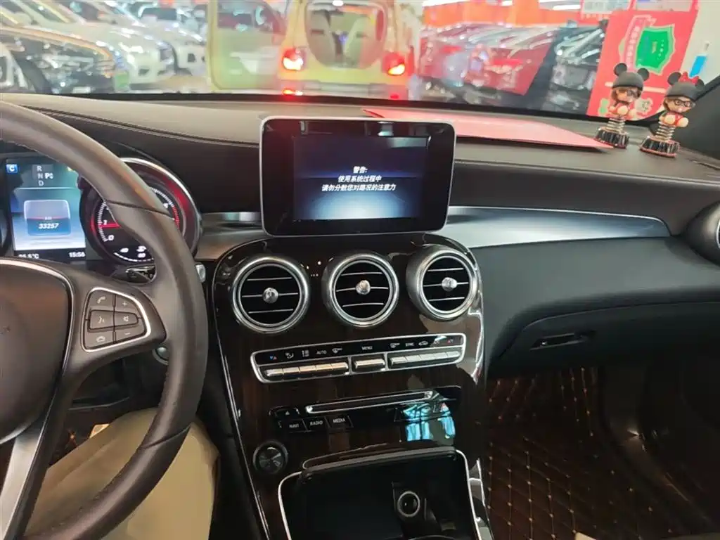 Mercedes-Benz GLC 2017 GLC 260 4MATIC Luxury фото 10