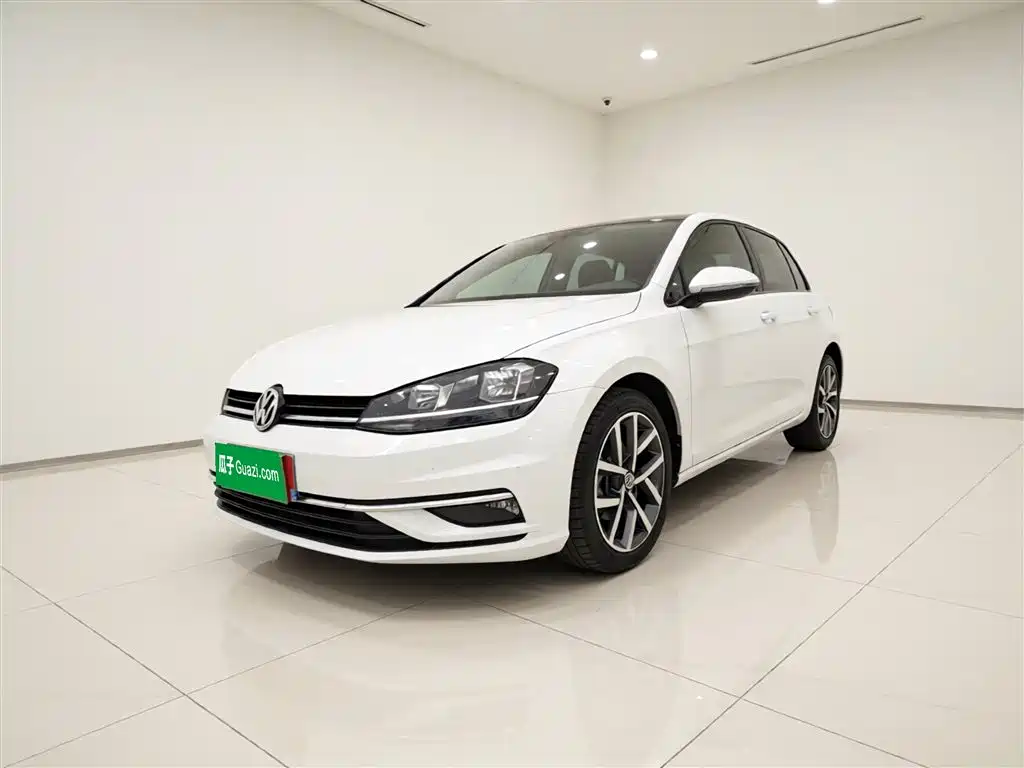 Volkswagen Golf 2020 Beloved Edition 280TSI DSG Comfort фото 2