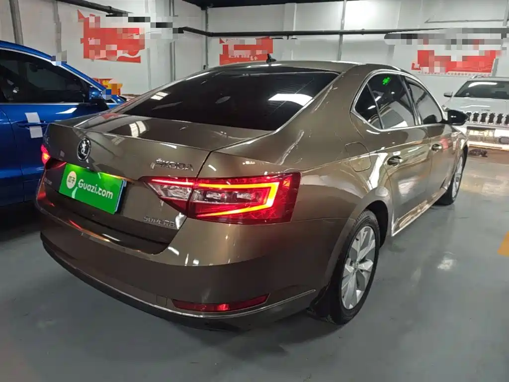 Škoda Superb 2016 TSI280 DSG Pioneer Edition фото 7
