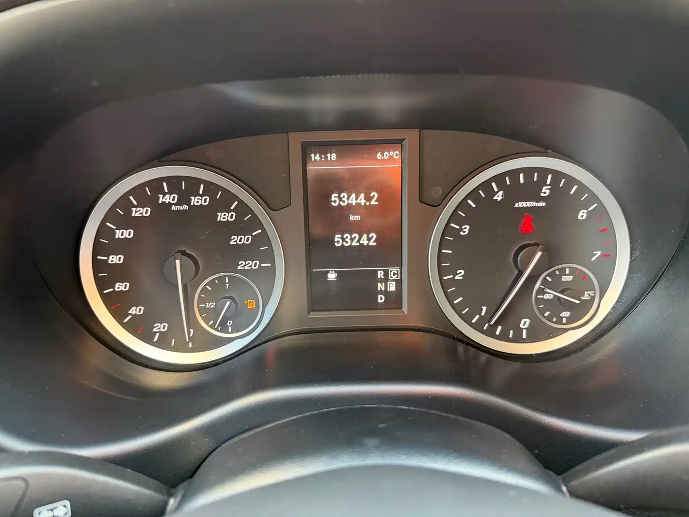 Mercedes-Benz Vito 2023 2.0T Business 7-Seater фото 18