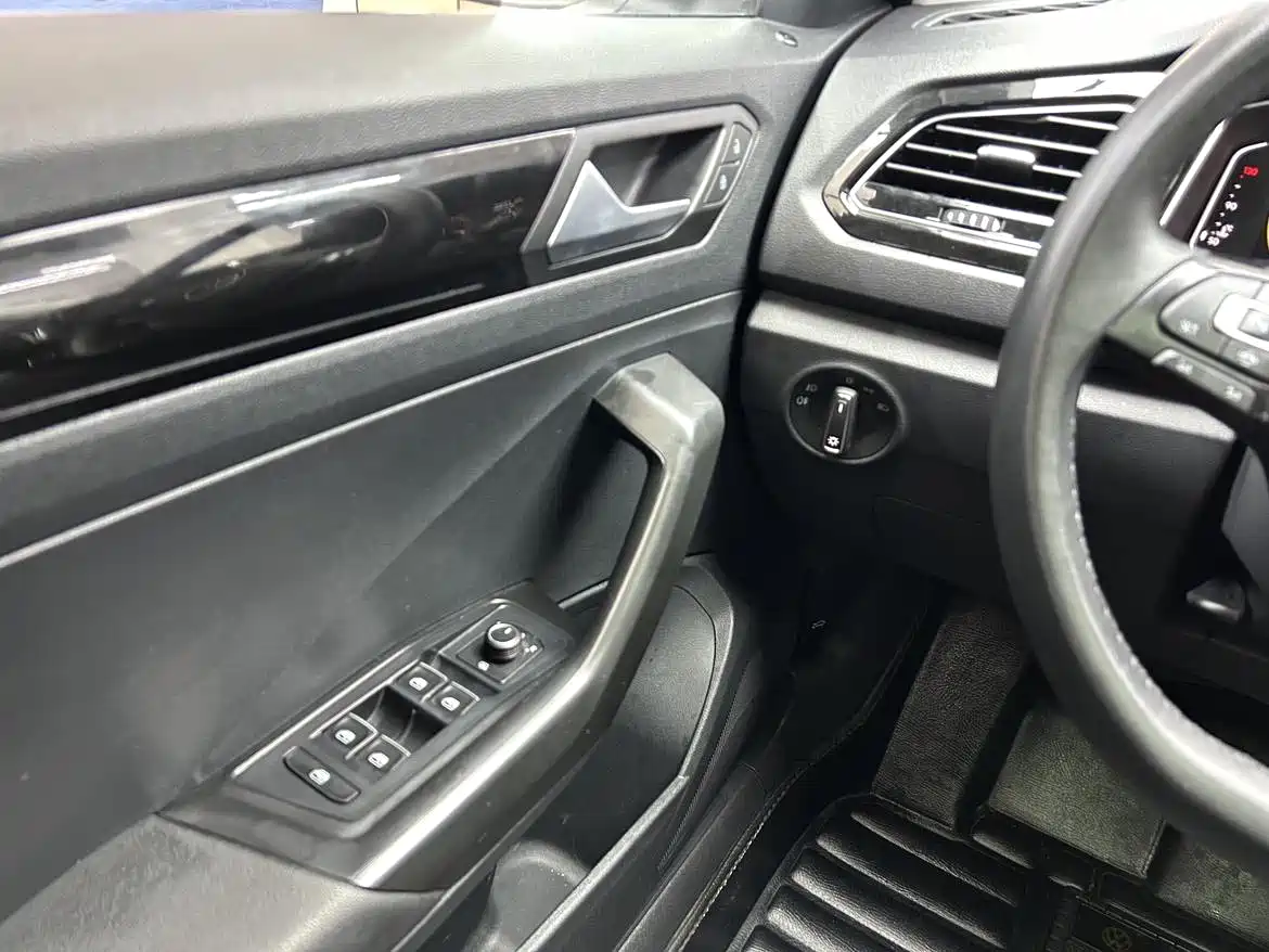 Volkswagen T-ROC 2022 280TSI DSG 2WD Comfort PLUS фото 19