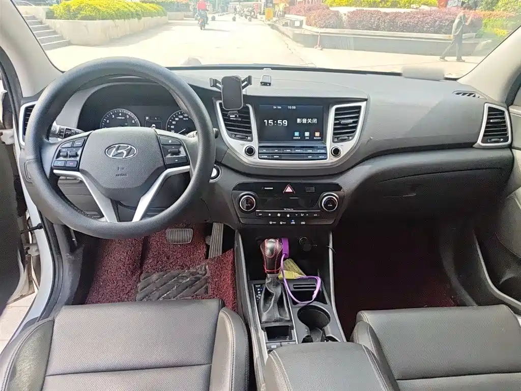 Hyundai Tucson 2018 1.6T DCT 2WD 15th Anniversary Special Edition фото 10
