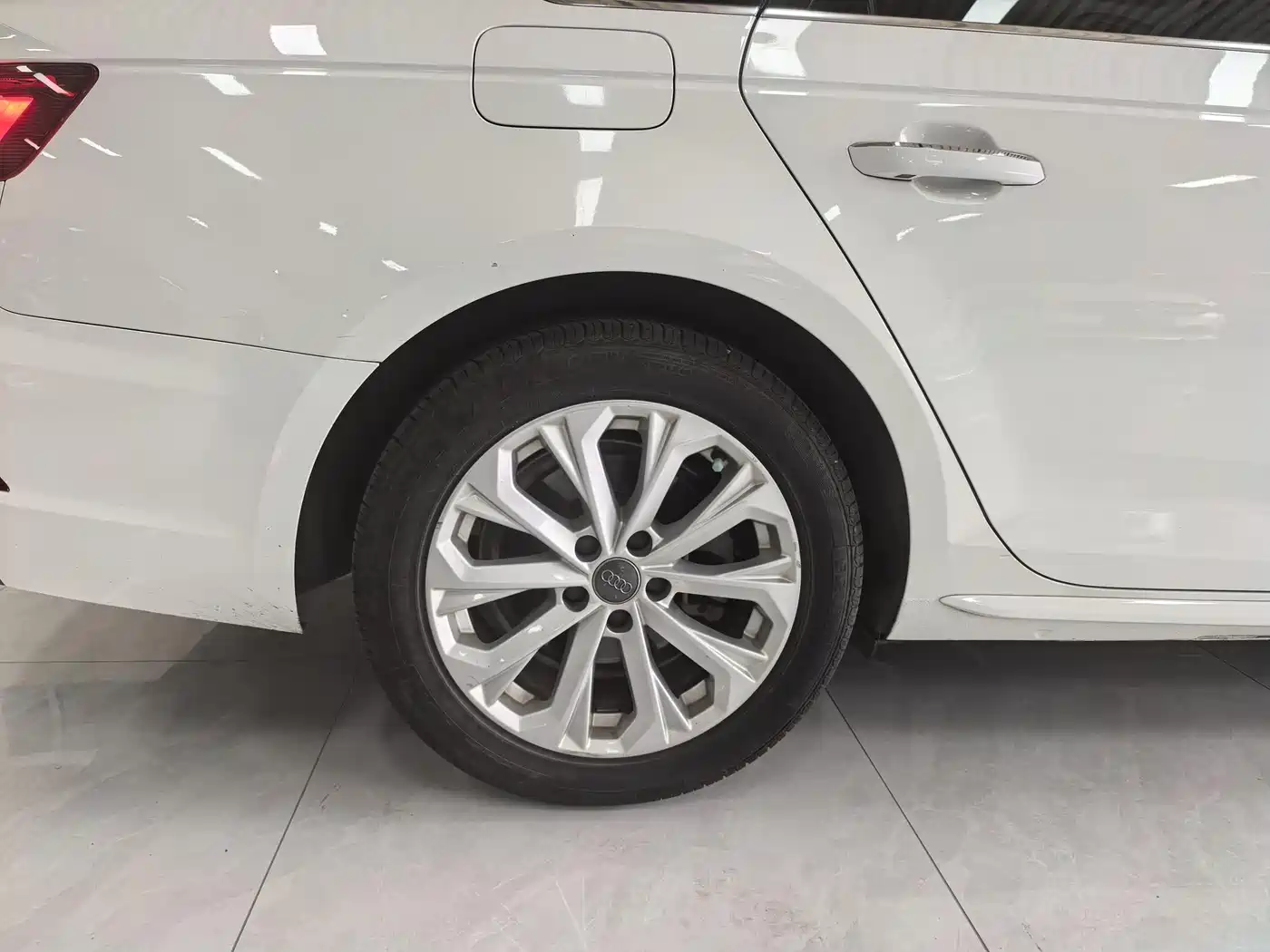 Audi A4L 2019 40 TFSI Progressive (China V) фото 8